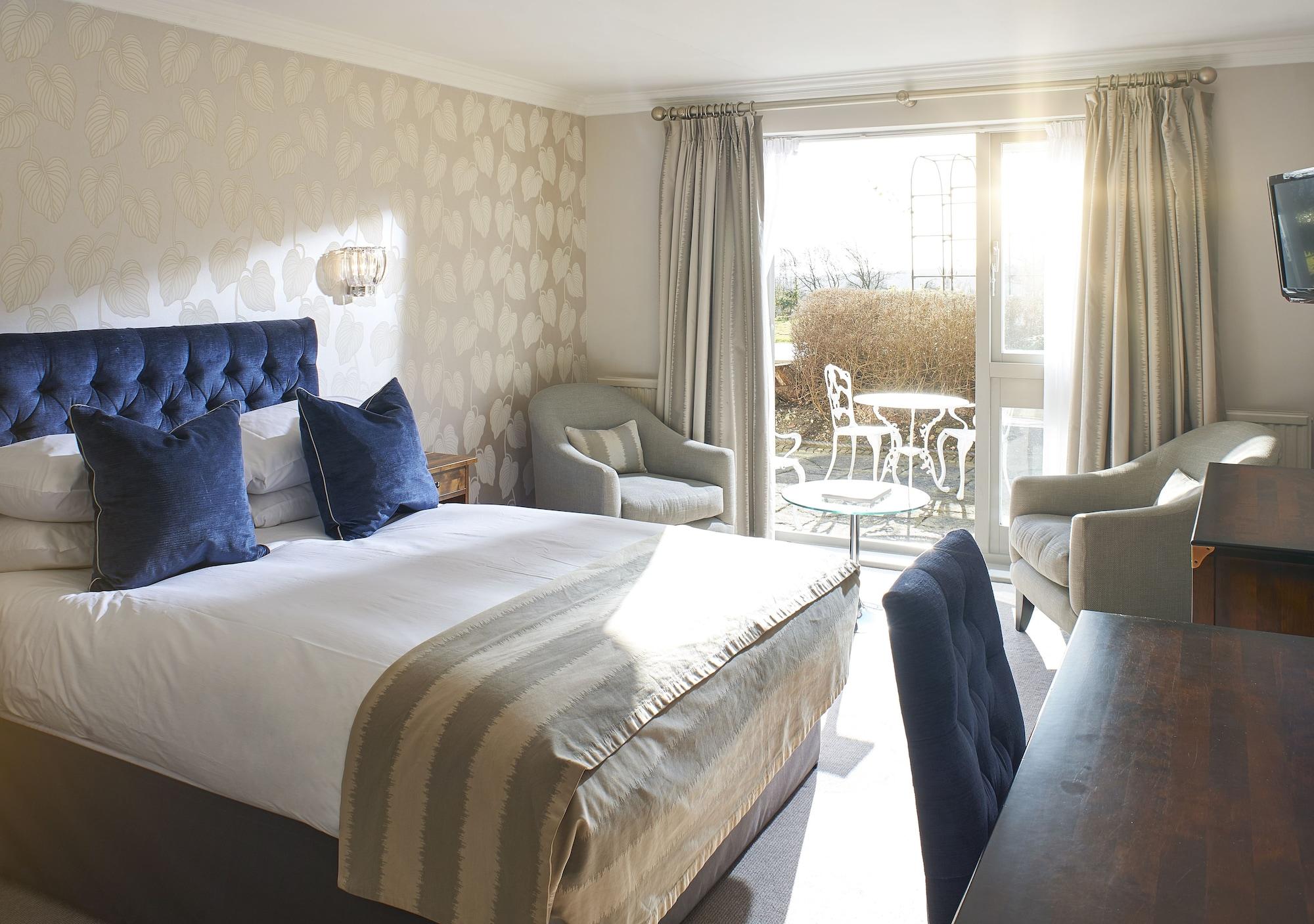 The Manor Elstree Hotel Bagian luar foto