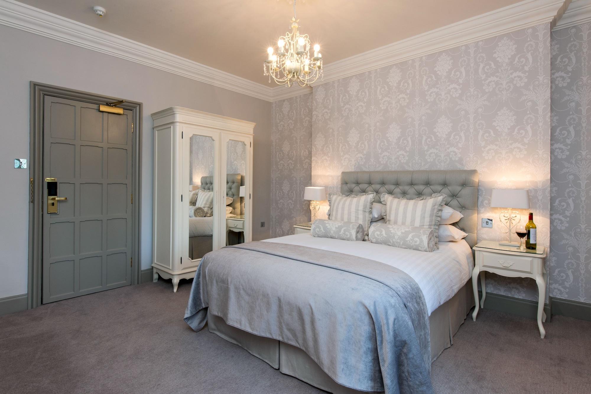 The Manor Elstree Hotel Bagian luar foto