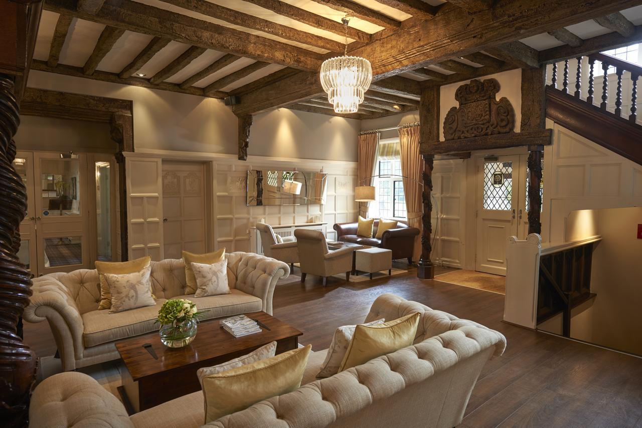 The Manor Elstree Hotel Bagian luar foto