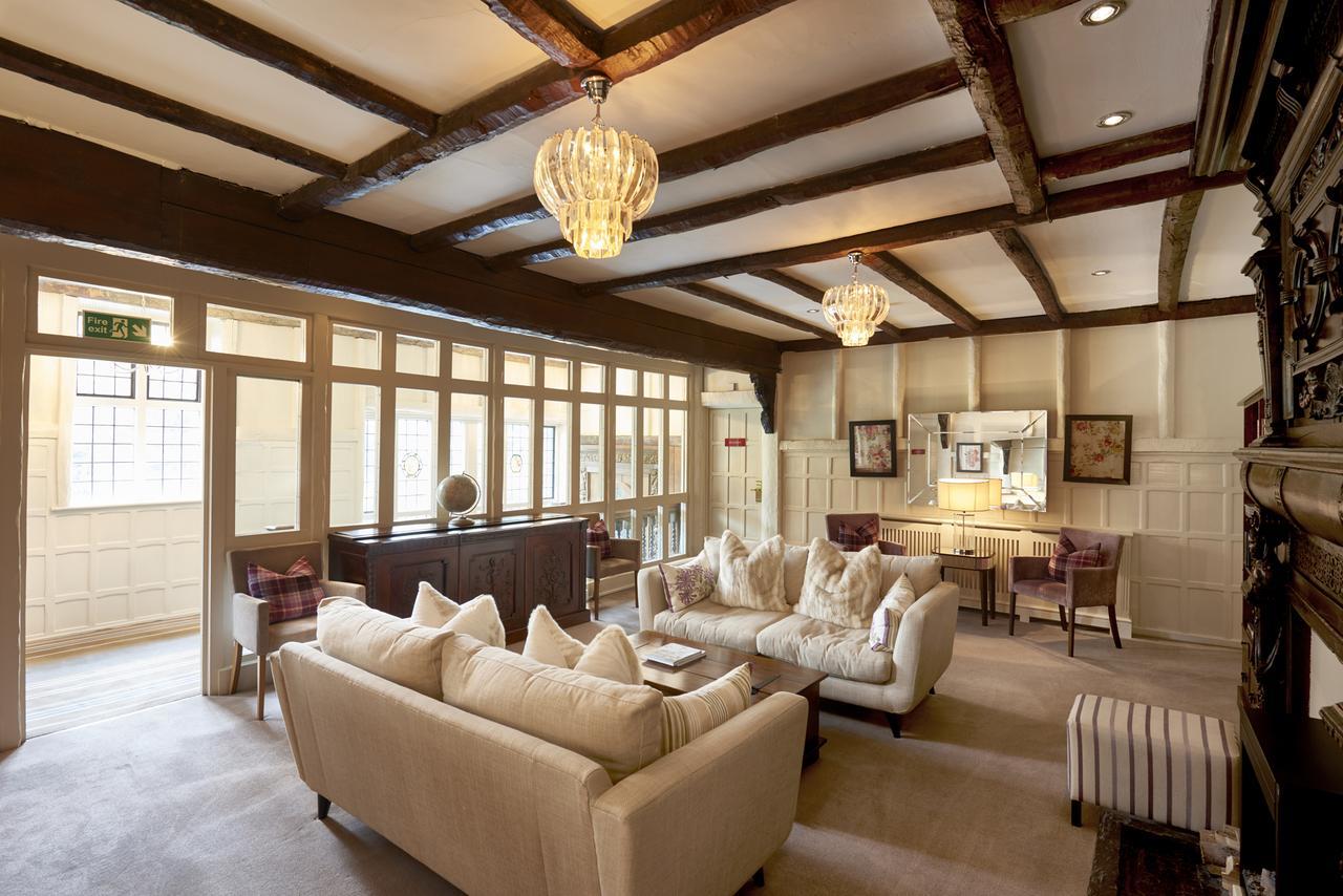 The Manor Elstree Hotel Bagian luar foto