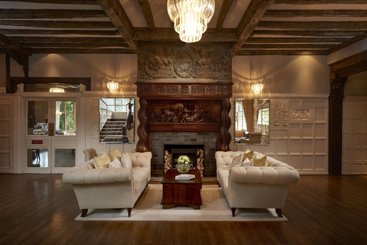 The Manor Elstree Hotel Bagian luar foto